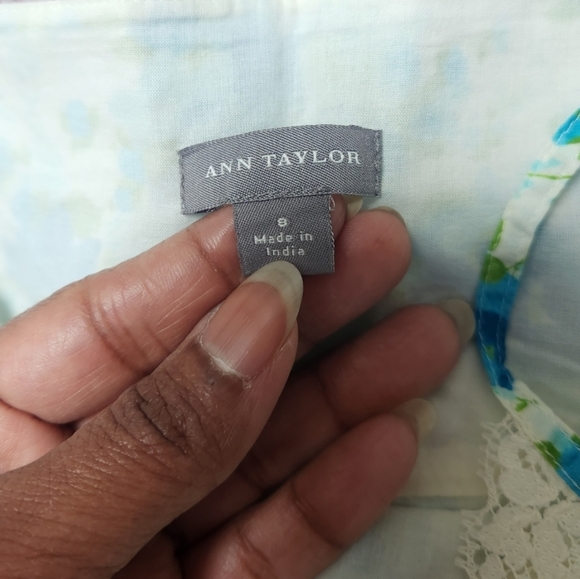 Gorgeous 😍 Floral Top - Picture 2 of 8